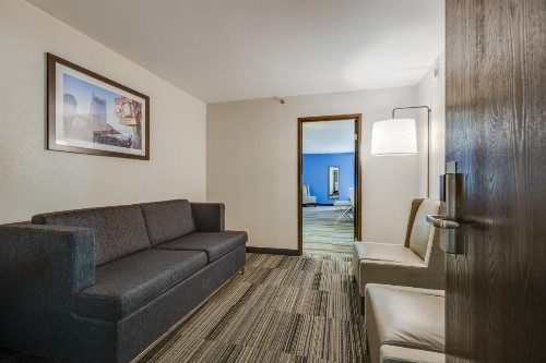 Alexis Inn and Suites Hotel - image 29