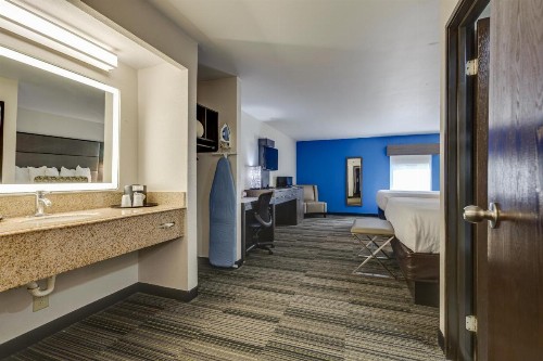 Alexis Inn and Suites Hotel - image 45