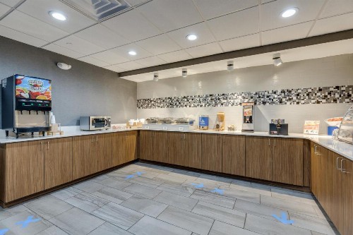 Alexis Inn and Suites Hotel - image 5