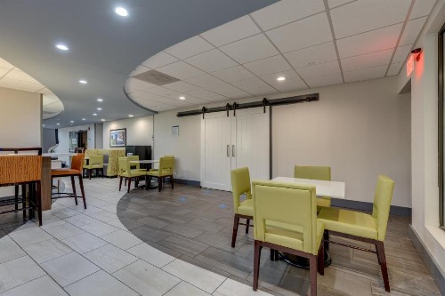 Alexis Inn and Suites Hotel - image 50