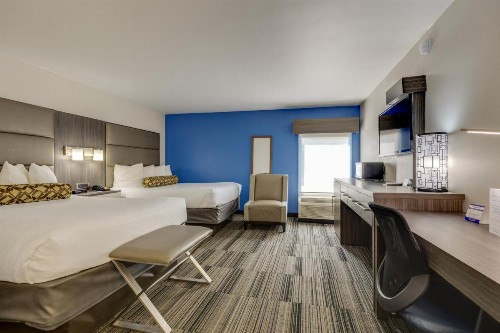 Alexis Inn and Suites Hotel - image 7
