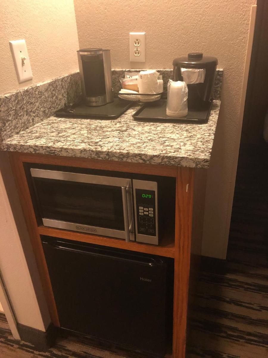 Country Inn & Suites by Radisson Nashville Airport East TN - image 6