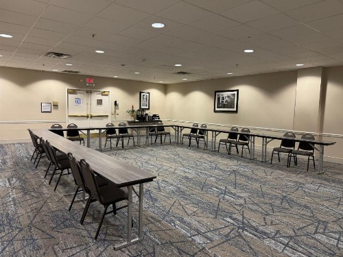 Holiday Inn Express Nashville-Downtown Conference Center an IHG Hotel - image 42