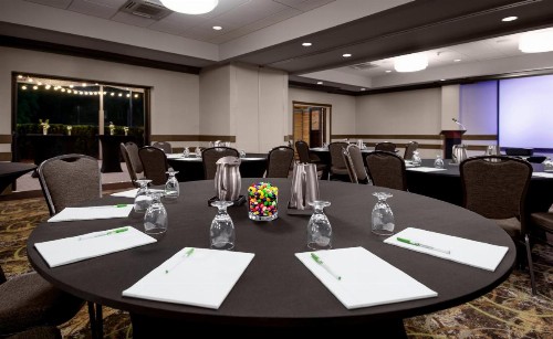 Holiday Inn Nashville Vanderbilt an IHG Hotel - image 50