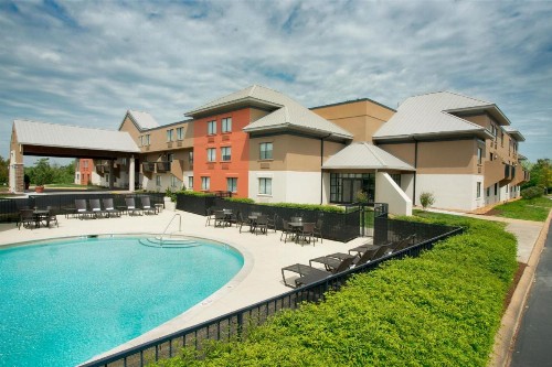 Holiday Inn Express Nashville Airport an IHG Hotel - image 13