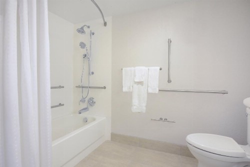 Holiday Inn Express Nashville Airport an IHG Hotel - image 40