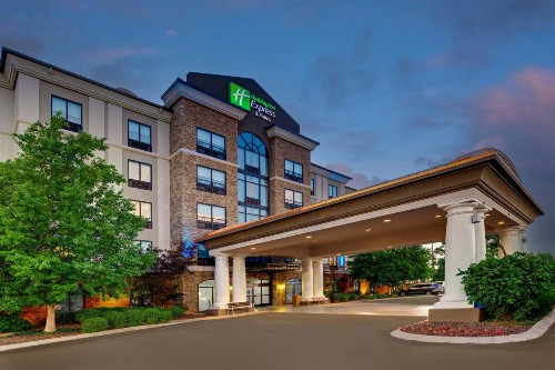 Holiday Inn Express Nashville-Opryland an IHG Hotel - image 11