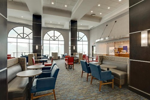 Holiday Inn Express Nashville-Opryland an IHG Hotel - image 12