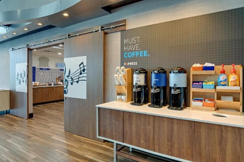 Holiday Inn Express Nashville-Opryland an IHG Hotel - image 26