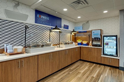 Holiday Inn Express Nashville-Opryland an IHG Hotel - image 27