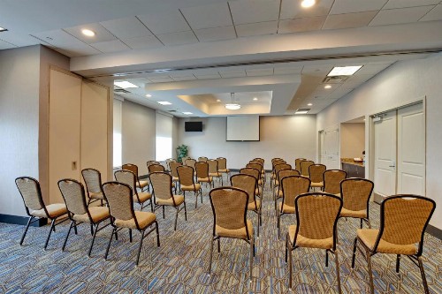 Holiday Inn Express Nashville-Opryland an IHG Hotel - image 9