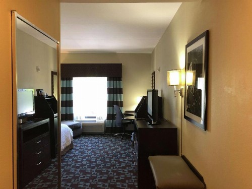 Hampton Inn & Suites Nashville at Opryland - image 16