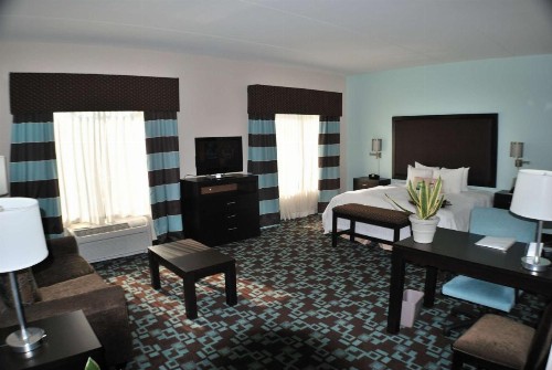 Hampton Inn & Suites Nashville at Opryland - image 17