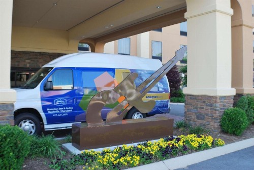 Hampton Inn & Suites Nashville at Opryland - image 2