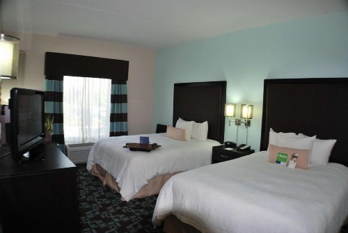 Hampton Inn & Suites Nashville at Opryland - image 22