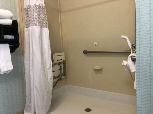 Hampton Inn & Suites Nashville at Opryland - image 23
