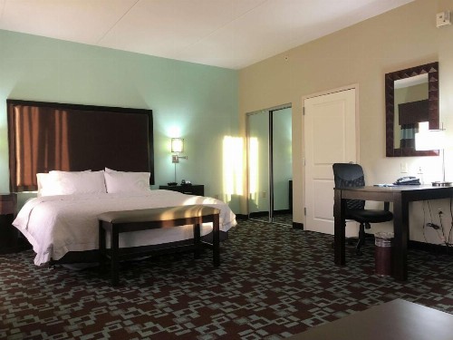 Hampton Inn & Suites Nashville at Opryland - image 5