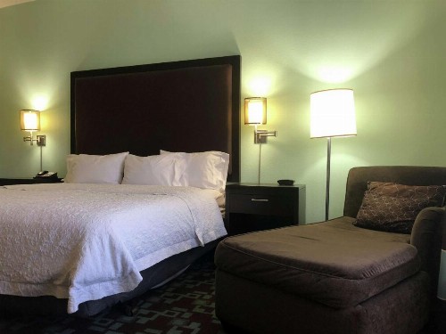 Hampton Inn & Suites Nashville at Opryland - image 8