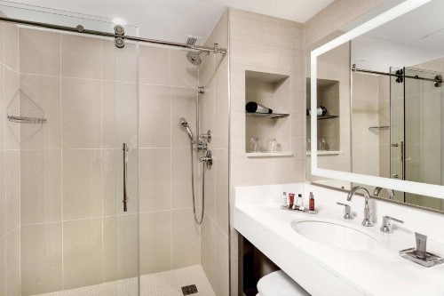 Nashville Marriott at Vanderbilt University - image 7