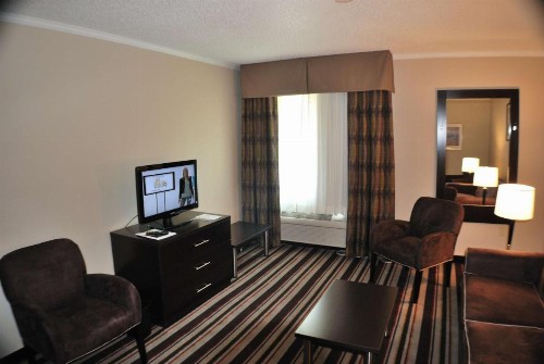 Holiday Inn Express Nashville W-I40 an IHG Hotel - image 31