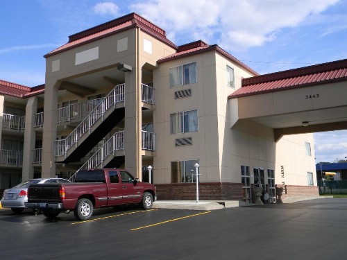 Days Inn by Wyndham Airport Nashville East - image 29