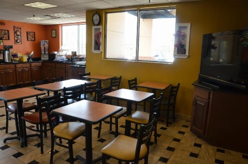 Days Inn by Wyndham Airport Nashville East - image 31