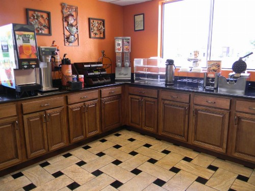 Days Inn by Wyndham Airport Nashville East - image 35