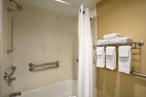 Days Inn by Wyndham Airport Nashville East - image 37