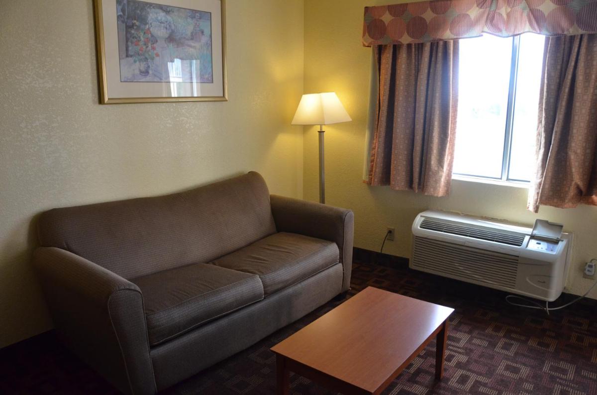 Days Inn by Wyndham Airport Nashville East - image 6