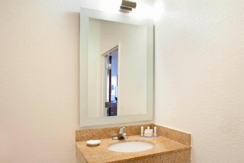 SpringHill Suites Nashville MetroCenter - image 14