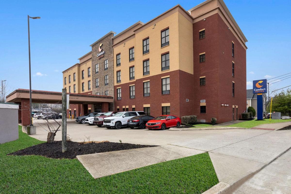 Comfort Suites Nashville - image 2