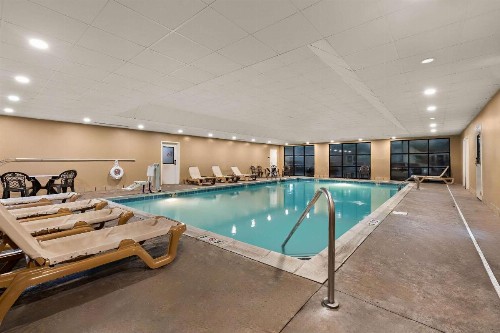 Comfort Suites Nashville - image 22
