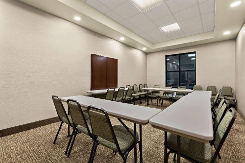 Comfort Suites Nashville - image 26