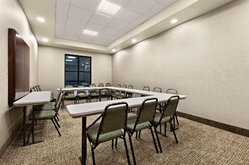 Comfort Suites Nashville - image 27