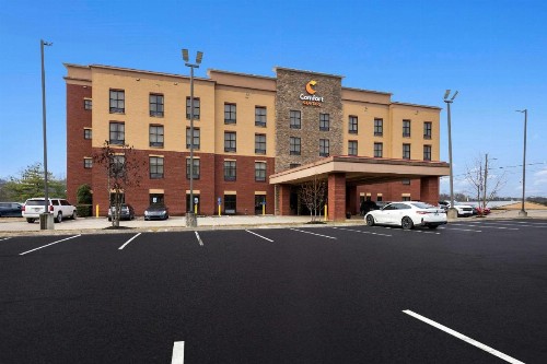 Comfort Suites Nashville - image 4