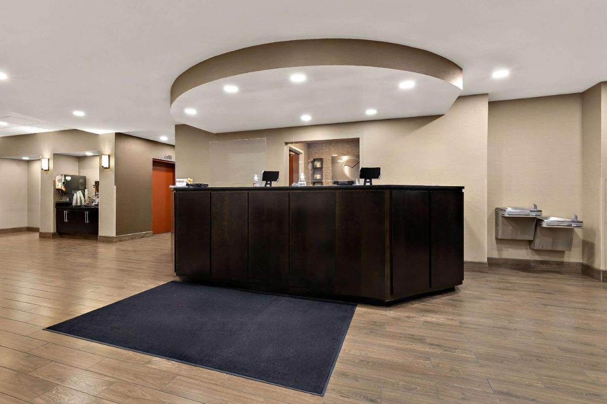 Comfort Suites Nashville - image 7