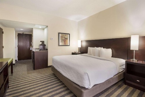 Best Western Suites near Opryland - image 17