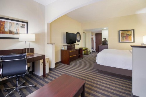 Best Western Suites near Opryland - image 6