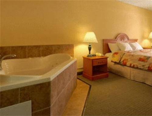 Super 8 by Wyndham Nashville Near Downtown / I-40 - image 25