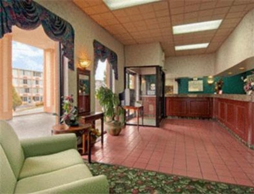 Super 8 by Wyndham Nashville Near Downtown / I-40 - image 26