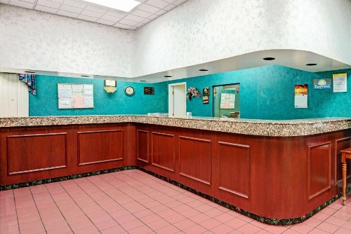 Super 8 by Wyndham Nashville Near Downtown / I-40 - image 35