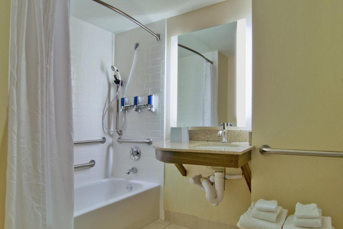 Four Points by Sheraton Nashville Airport - image 5