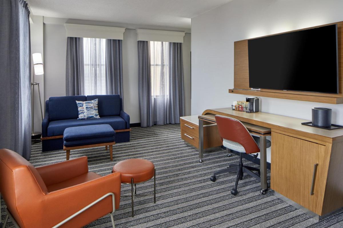 Courtyard by Marriott Nashville Downtown - image 2
