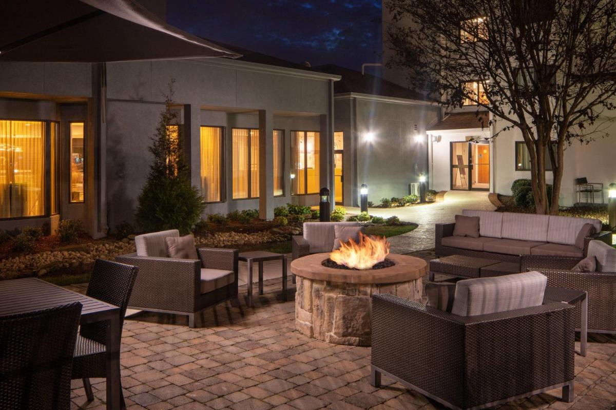 Courtyard by Marriott Nashville Airport - main image