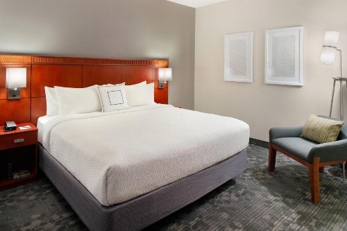 Courtyard by Marriott Nashville Airport - image 12