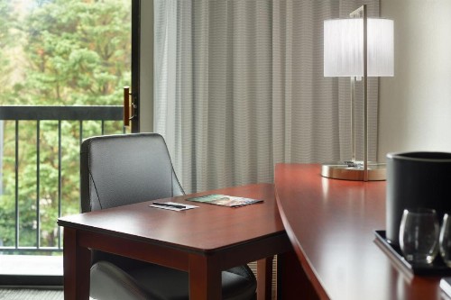 Courtyard by Marriott Nashville Airport - image 13