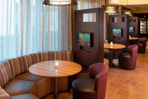 Courtyard by Marriott Nashville Airport - image 14