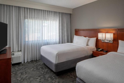 Courtyard by Marriott Nashville Airport - image 16