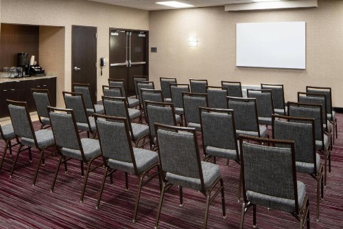 Courtyard by Marriott Nashville Airport - image 24