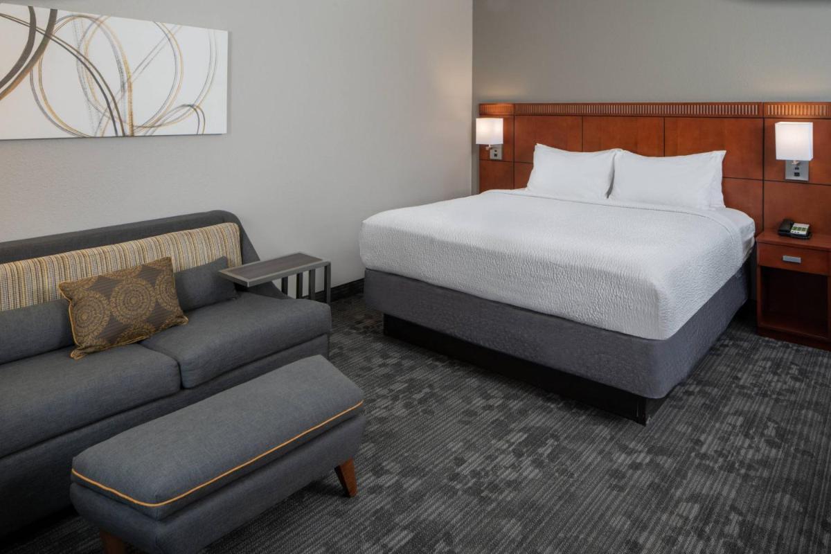 Courtyard by Marriott Nashville Airport - image 4